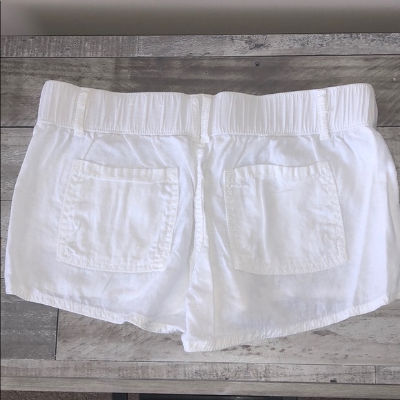 WHITE SHORTS - Picture 5 of 5